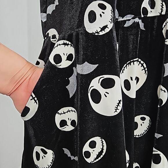 Torrid Disney The Nightmare Before Christmas Velvet Dress Plus Size 3 | 22-24 - Picture 5 of 15